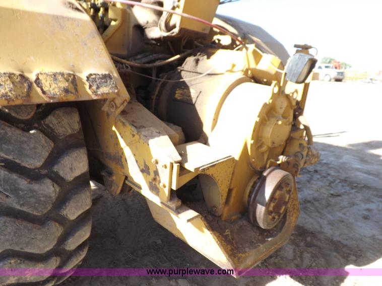 image for item H9066 1990 Caterpillar 615C elevating scraper