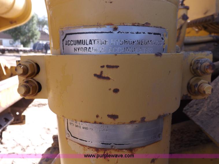 image for item H9066 1990 Caterpillar 615C elevating scraper