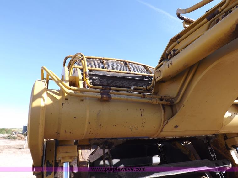image for item H9066 1990 Caterpillar 615C elevating scraper