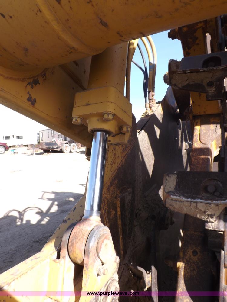 image for item H9066 1990 Caterpillar 615C elevating scraper