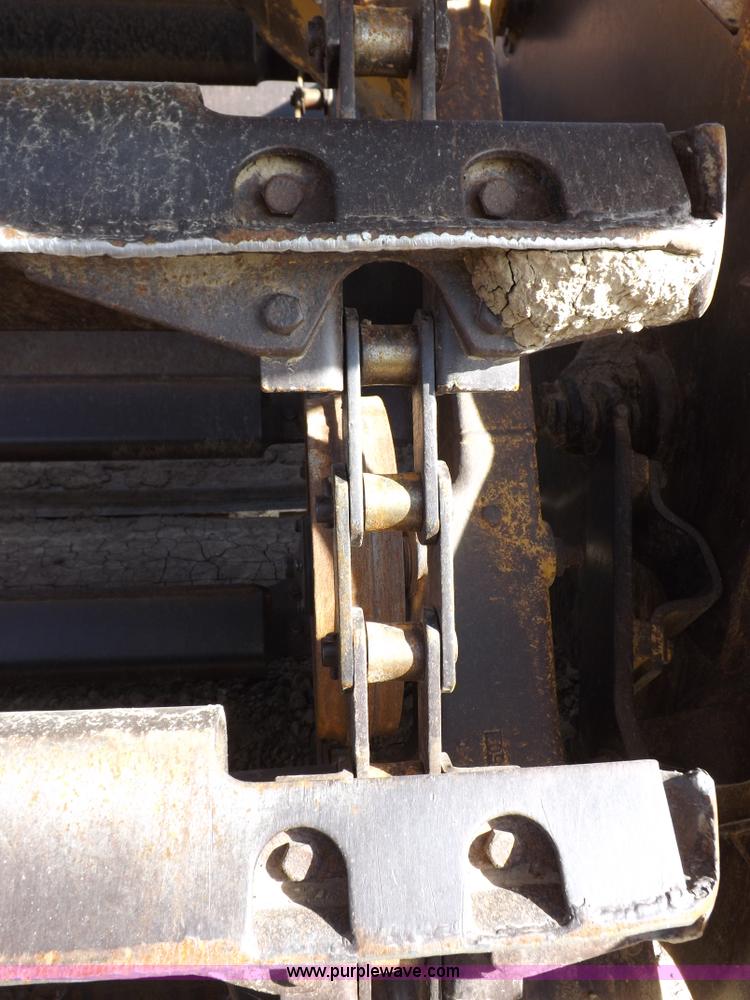 image for item H9066 1990 Caterpillar 615C elevating scraper