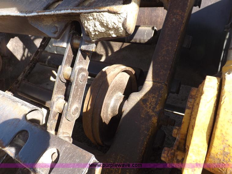 image for item H9066 1990 Caterpillar 615C elevating scraper