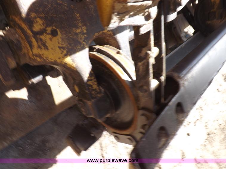 image for item H9066 1990 Caterpillar 615C elevating scraper