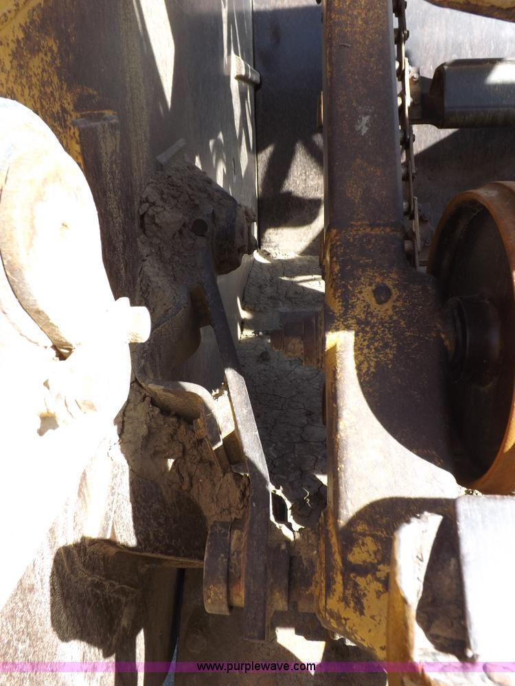 image for item H9066 1990 Caterpillar 615C elevating scraper