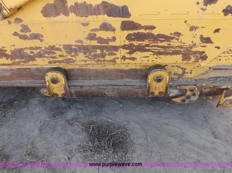 image for item H9066 1990 Caterpillar 615C elevating scraper