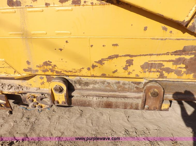 image for item H9066 1990 Caterpillar 615C elevating scraper