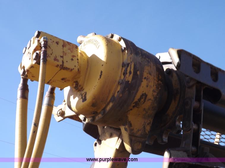 image for item H9066 1990 Caterpillar 615C elevating scraper