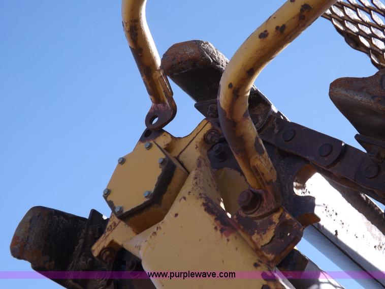 image for item H9066 1990 Caterpillar 615C elevating scraper