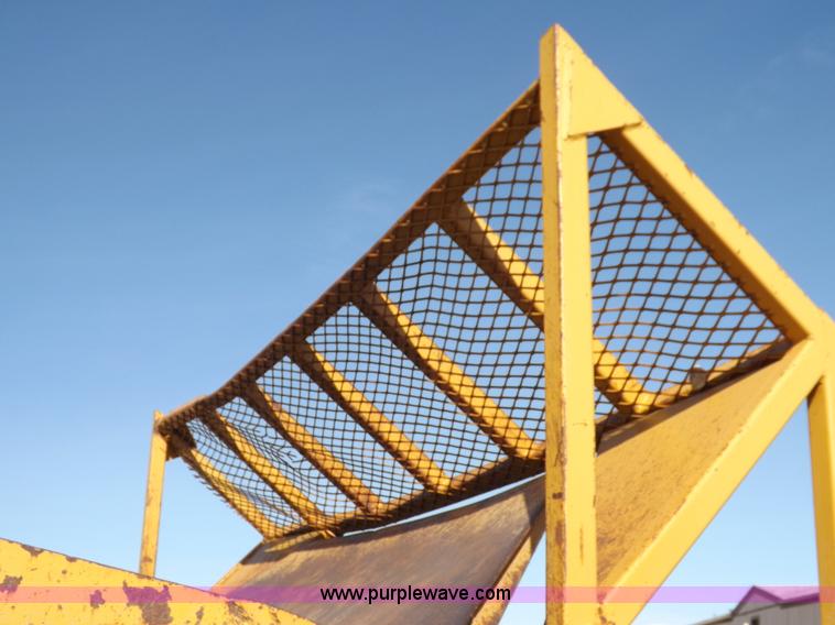 image for item H9066 1990 Caterpillar 615C elevating scraper