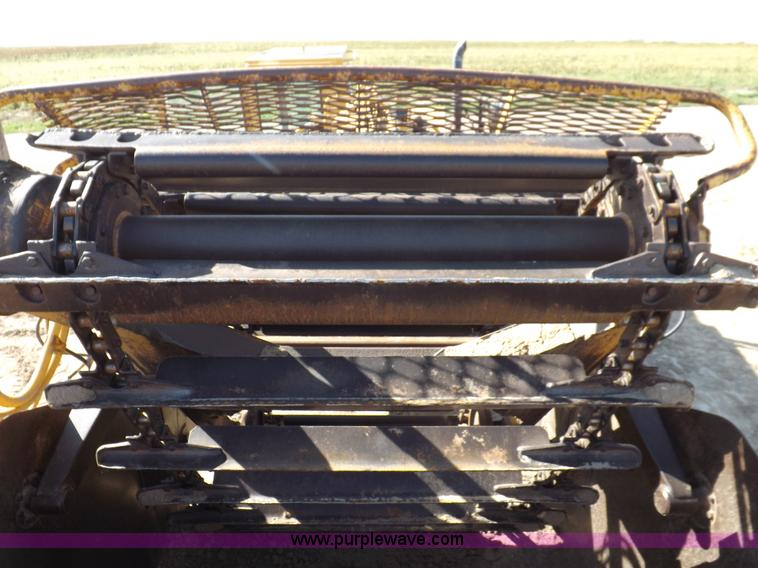 image for item H9066 1990 Caterpillar 615C elevating scraper