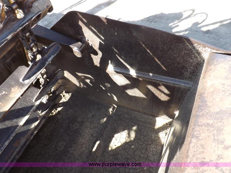 image for item H9066 1990 Caterpillar 615C elevating scraper