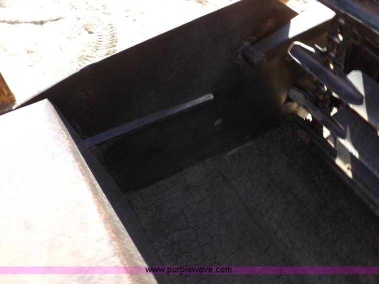 image for item H9066 1990 Caterpillar 615C elevating scraper