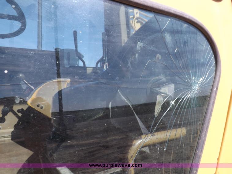 image for item H9066 1990 Caterpillar 615C elevating scraper