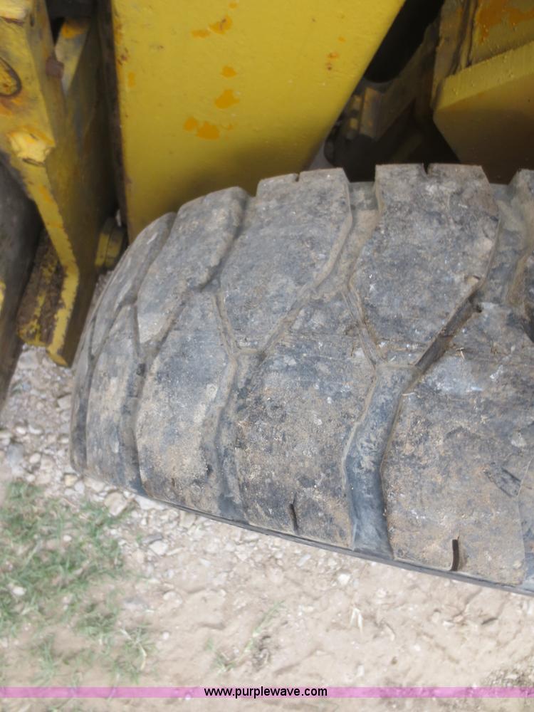 image for item I2204 Caterpillar V60B forklift