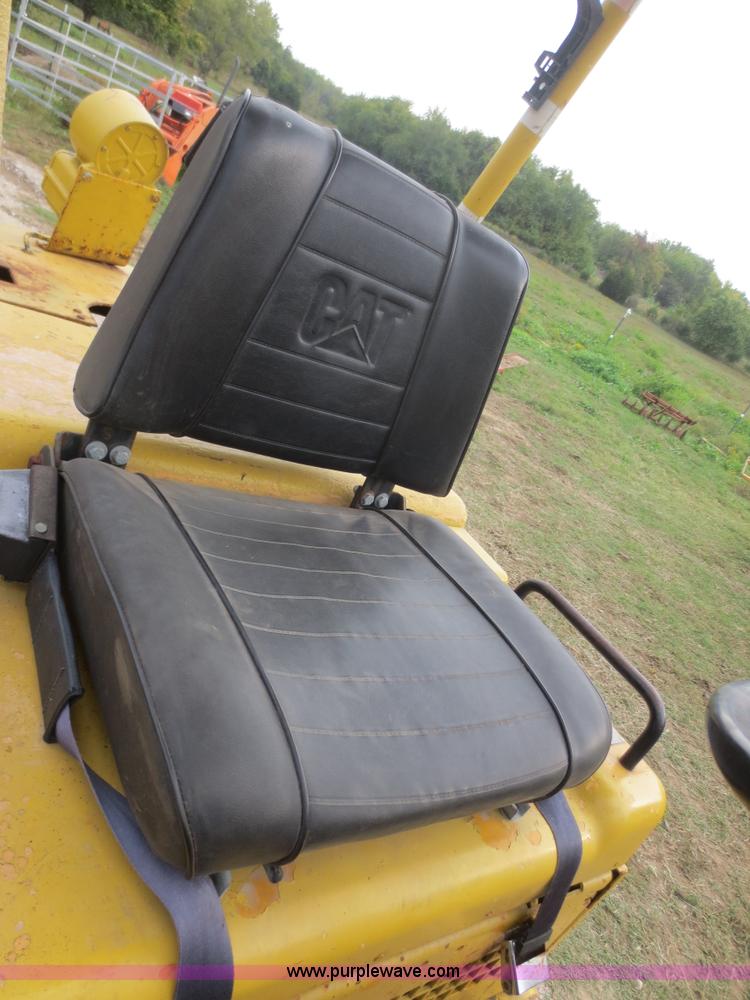 image for item I2204 Caterpillar V60B forklift