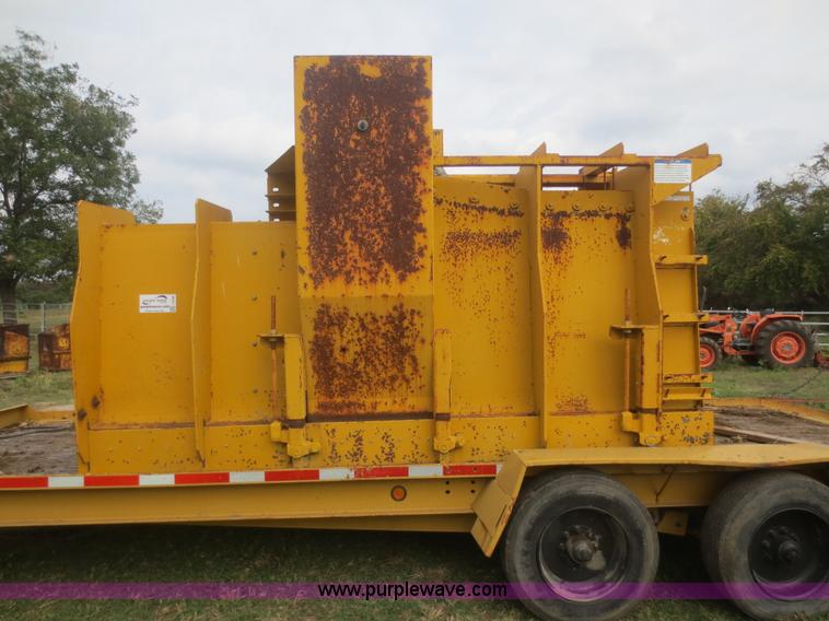 image for item I2208 Gomaco Jersey barrier mold