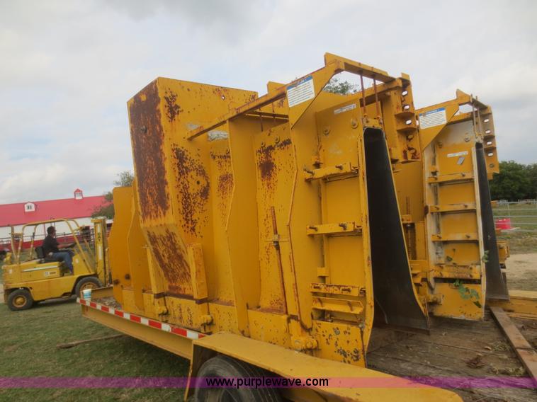 image for item I2208 Gomaco Jersey barrier mold