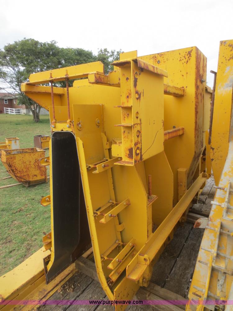 image for item I2208 Gomaco Jersey barrier mold