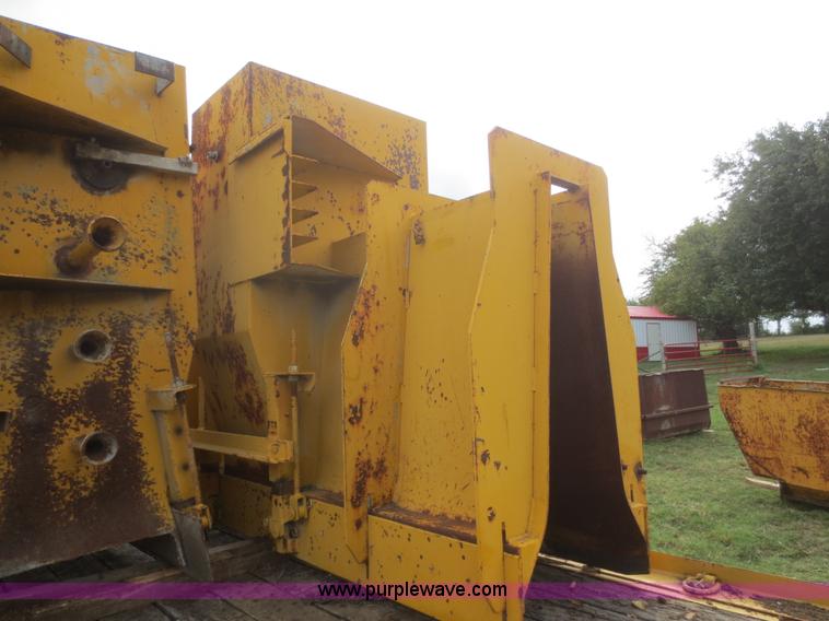 image for item I2208 Gomaco Jersey barrier mold