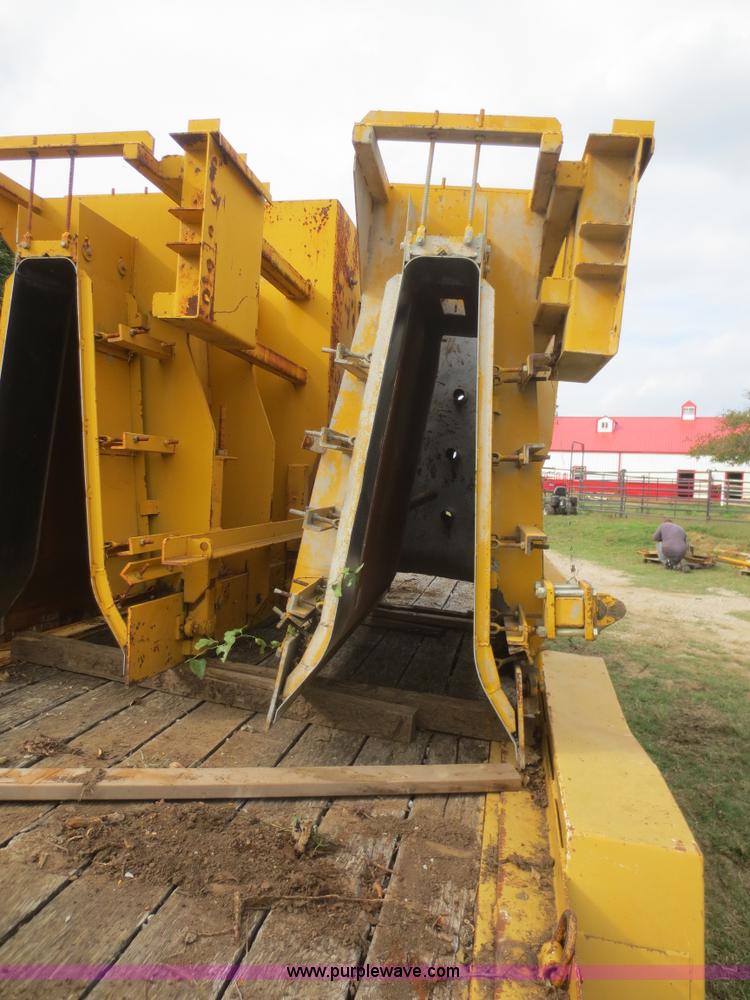 image for item I2208 Gomaco Jersey barrier mold