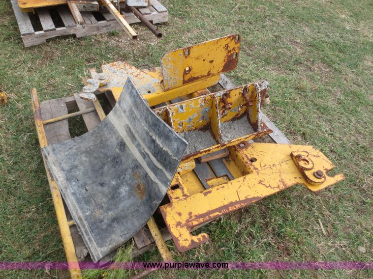 image for item I2208 Gomaco Jersey barrier mold