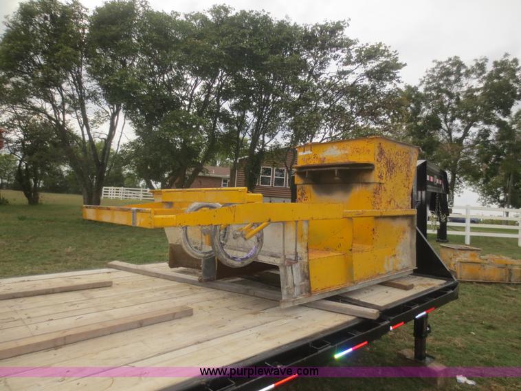 image for item I2208 Gomaco Jersey barrier mold