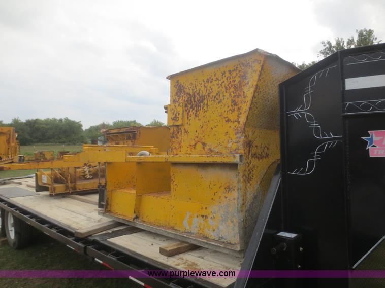 image for item I2208 Gomaco Jersey barrier mold