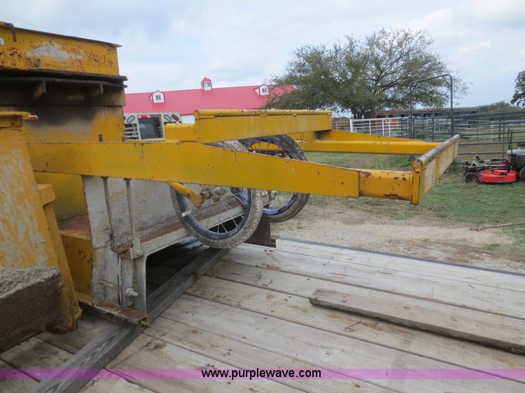 image for item I2208 Gomaco Jersey barrier mold