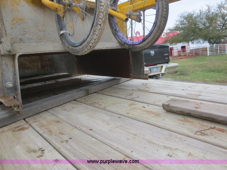 image for item I2208 Gomaco Jersey barrier mold