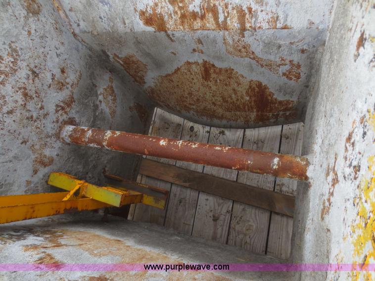 image for item I2208 Gomaco Jersey barrier mold