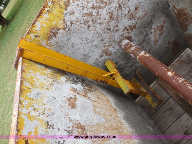 image for item I2208 Gomaco Jersey barrier mold