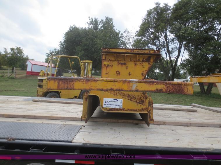 image for item I2209 24"W curb and gutter mold