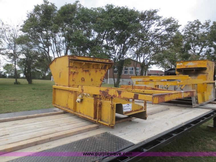 image for item I2209 24"W curb and gutter mold