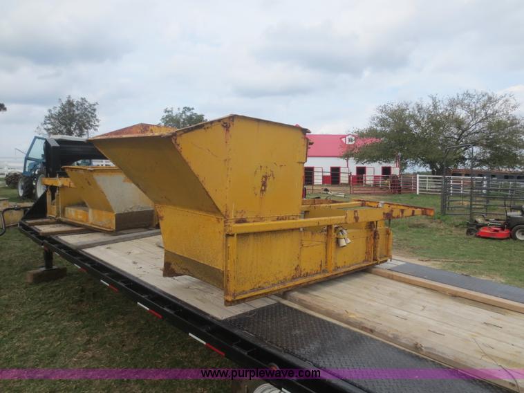 image for item I2209 24"W curb and gutter mold