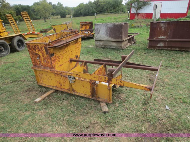 image for item I2209 24"W curb and gutter mold