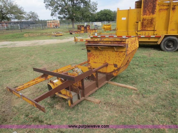 image for item I2209 24"W curb and gutter mold