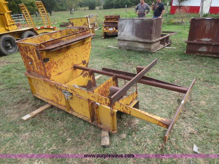 image for item I2209 24"W curb and gutter mold