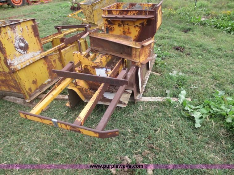 image for item I2209 24"W curb and gutter mold