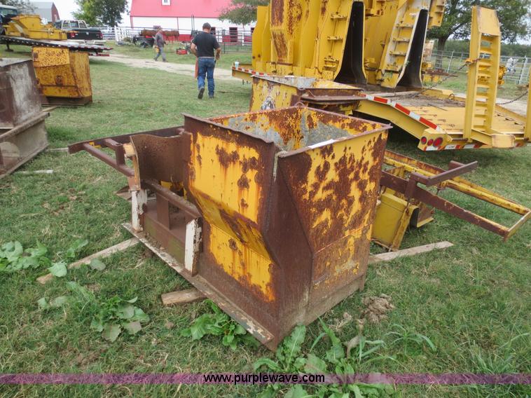 image for item I2209 24"W curb and gutter mold