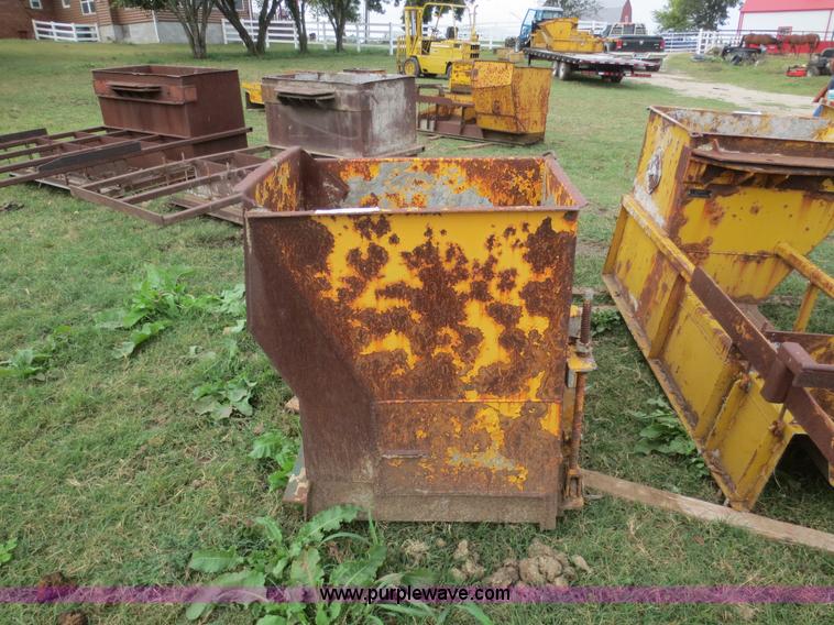 image for item I2209 24"W curb and gutter mold