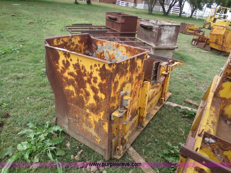 image for item I2209 24"W curb and gutter mold