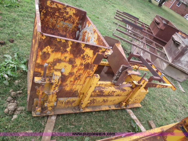 image for item I2209 24"W curb and gutter mold