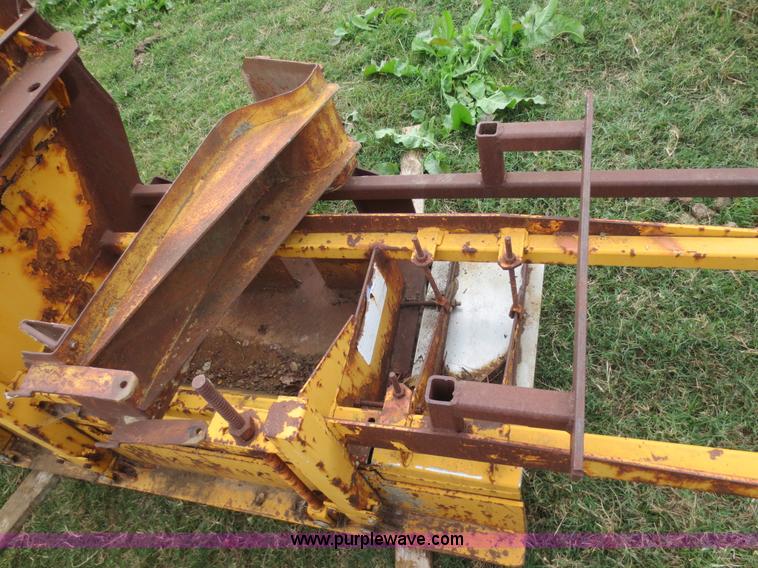 image for item I2209 24"W curb and gutter mold