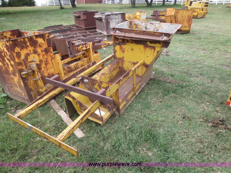 image for item I2209 24"W curb and gutter mold