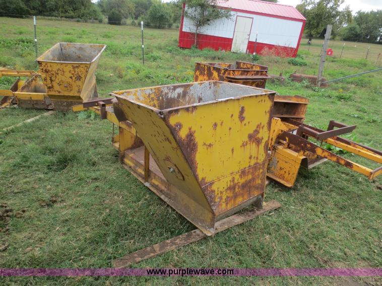 image for item I2209 24"W curb and gutter mold