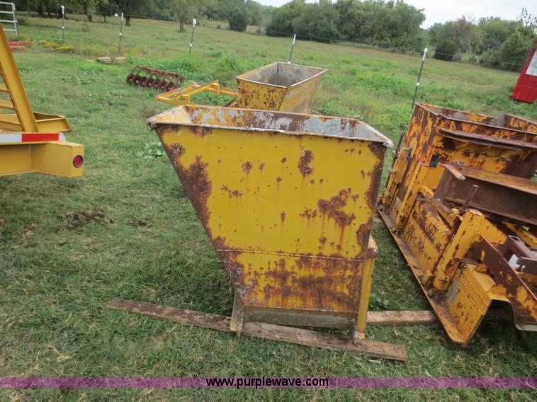 image for item I2209 24"W curb and gutter mold