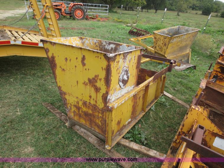 image for item I2209 24"W curb and gutter mold