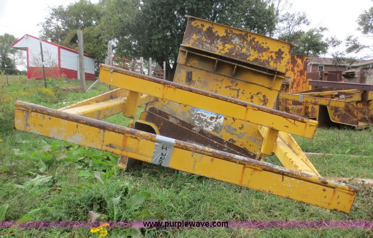 image for item I2209 24"W curb and gutter mold