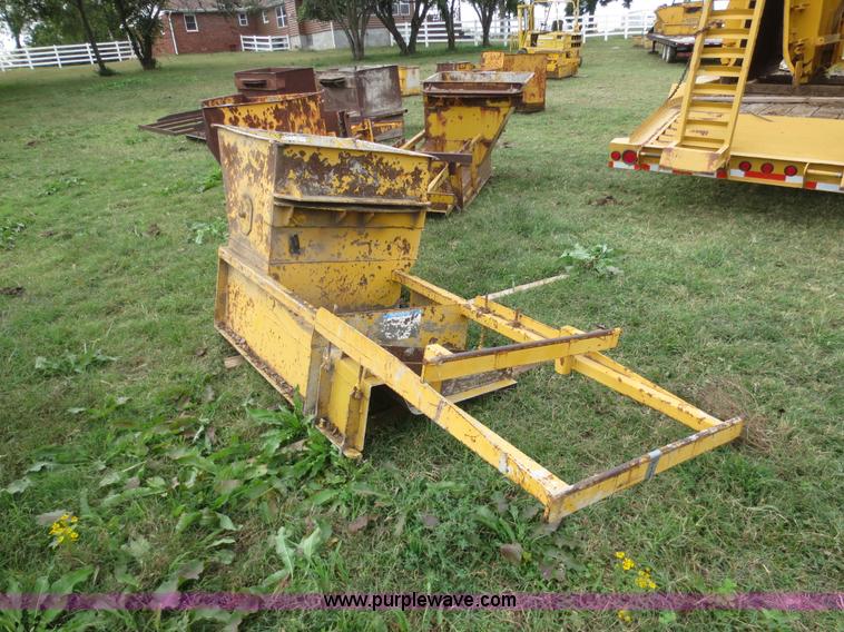 image for item I2209 24"W curb and gutter mold