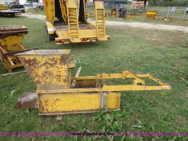 image for item I2209 24"W curb and gutter mold